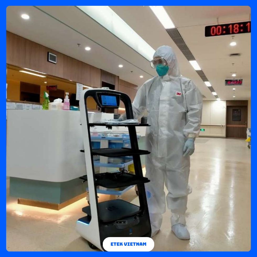 robot-giao-thuc-an-cho-benh-nhan (1) 3 DỰ BÁO TƯƠNG LAI ROBOT GIAO THỨC ĂN Y TẾ ĐẾN NĂM 2030