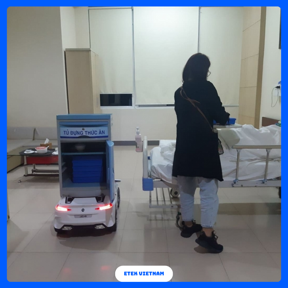 robot-giao-thuc-an-cho-benh-nhan (2) 5 CÂU CHUYỆN THÀNH CÔNG ROBOT GIAO THỨC ĂN CHO BỆNH NHÂN KHI BỆNH VIỆN ỨNG DỤNG
