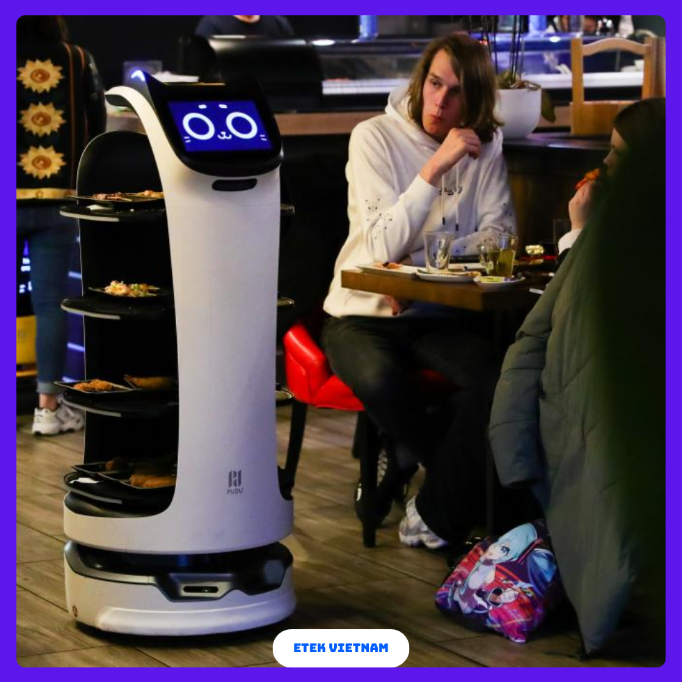 ROBOT PHỤC VỤ AI: CÔNG NGHỆ THÔNG MINH NÂNG CAO TRẢI NGHIỆM KHÁCH HÀNG GIAI ĐOẠN 2025–2030